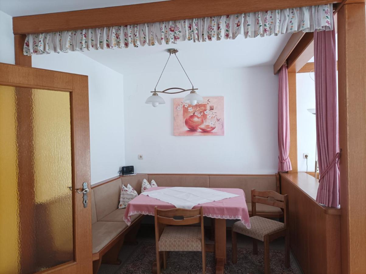 Fruehstueckspension-Appartementhaus Wasserer Бад Клайнкирххайм Екстериор снимка
