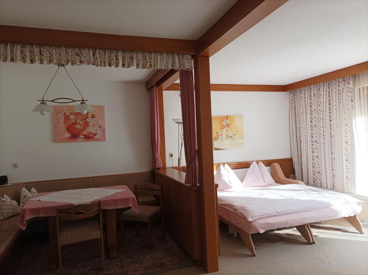 Fruehstueckspension-Appartementhaus Wasserer Бад Клайнкирххайм Екстериор снимка