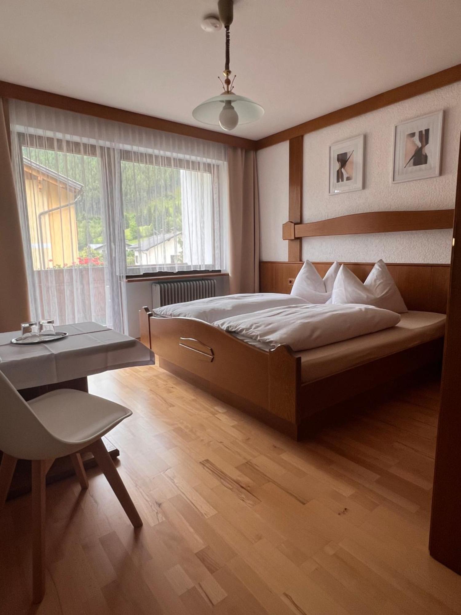 Fruehstueckspension-Appartementhaus Wasserer Бад Клайнкирххайм Екстериор снимка