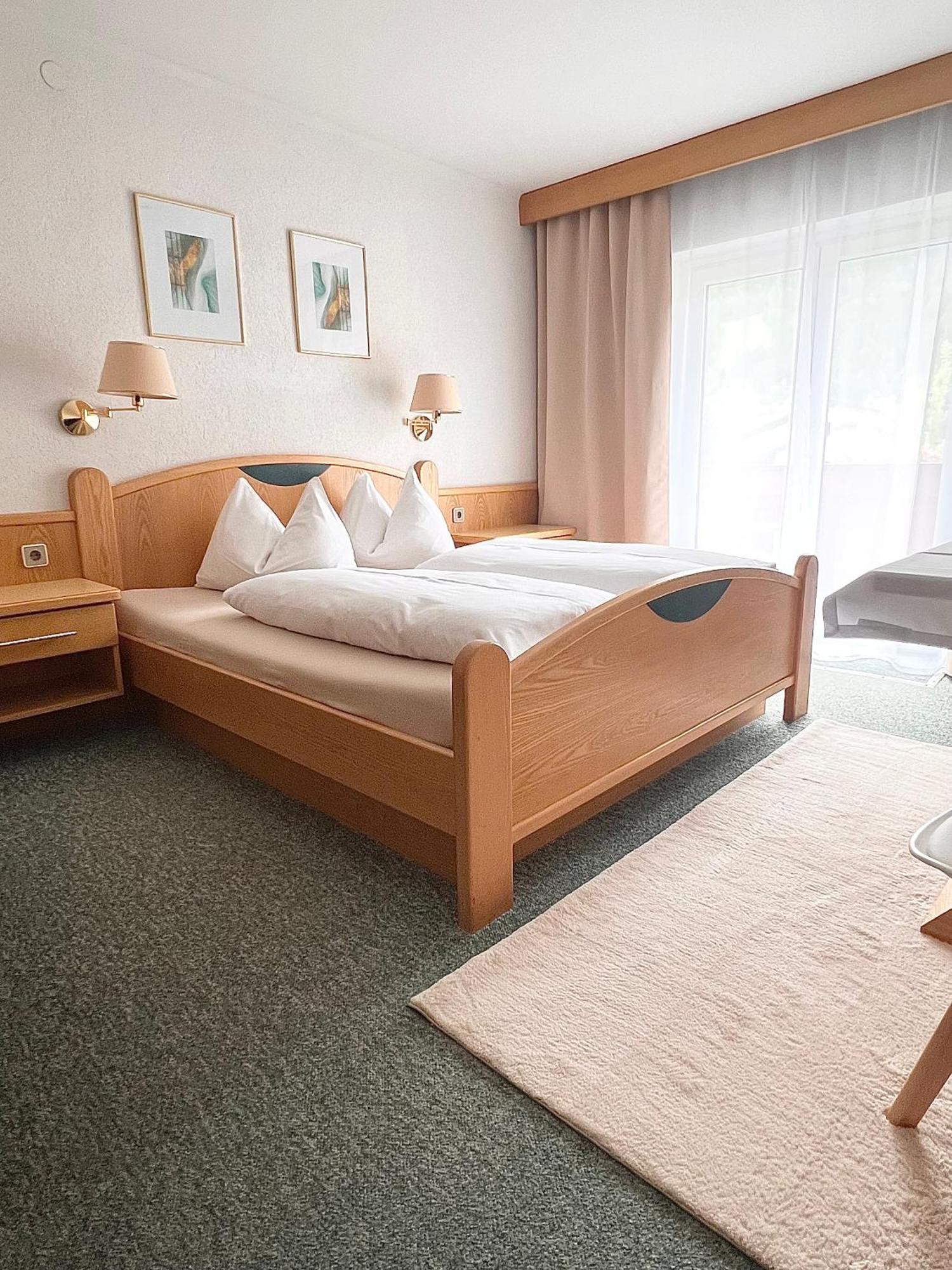 Fruehstueckspension-Appartementhaus Wasserer Бад Клайнкирххайм Екстериор снимка