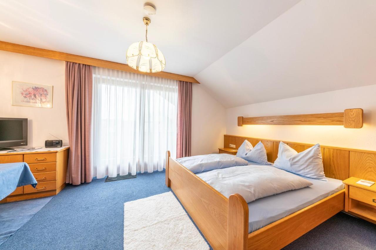 Fruehstueckspension-Appartementhaus Wasserer Бад Клайнкирххайм Екстериор снимка